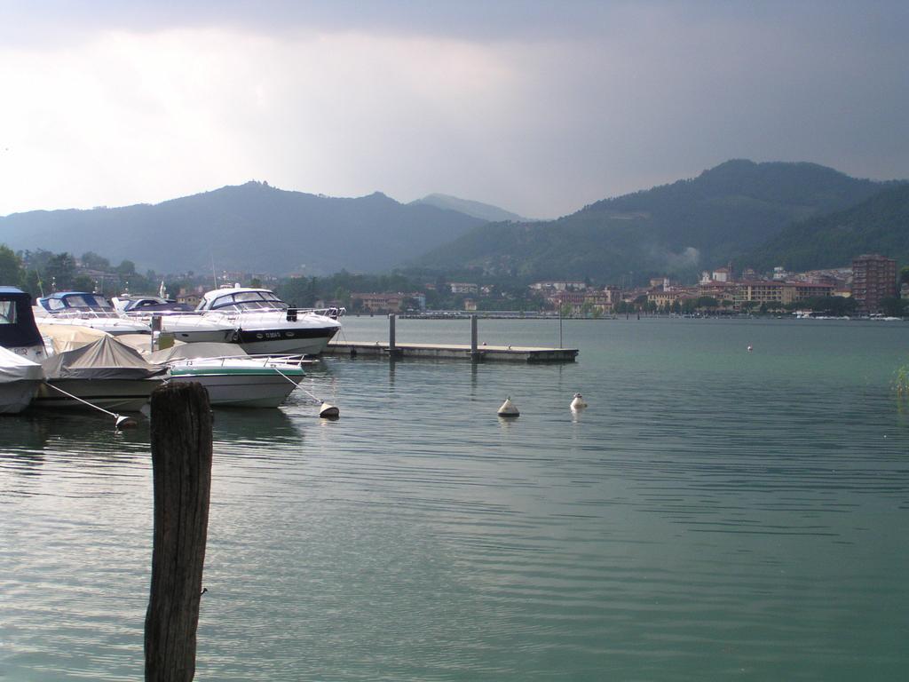 B&B Aria Di Lago Paratico Exteriör bild
